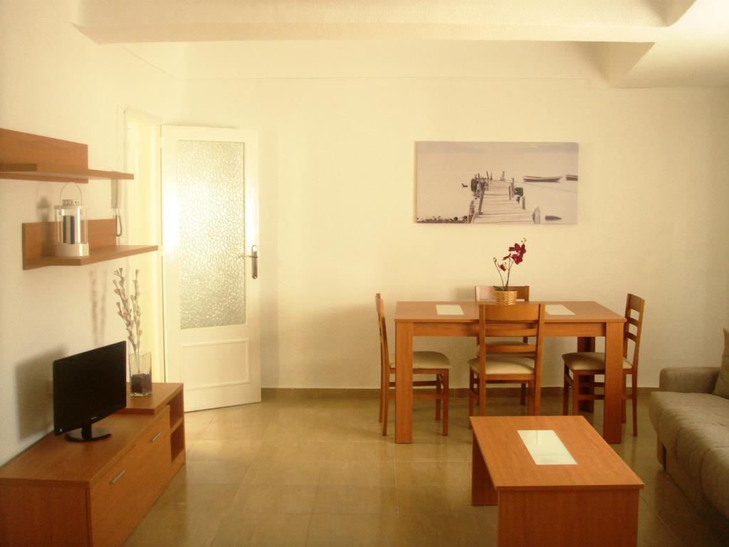 Apartamentos Margoysa I Los Alcázares Chambre photo